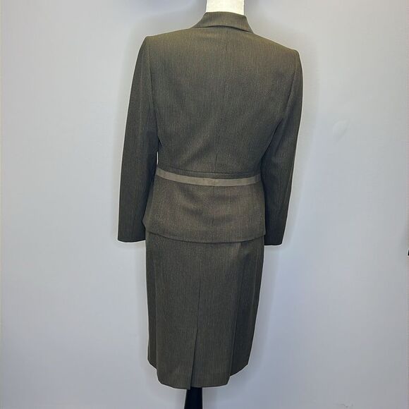 Kasper Women's Two Piece Business Suit Blazer & Skirt in Brown and Olive  4P - Picture 2 of 11